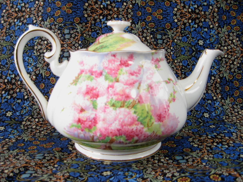 Teapot Royal Albert Blossom Time 1950s England Bone China Tea Pot