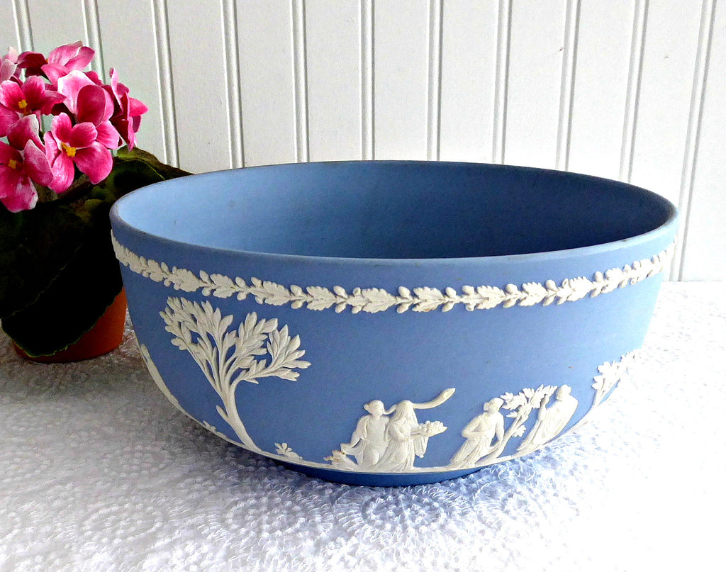 Wedgwood England Large Bowl Blue Jasperware 8 Inch 1969 Sacrifice