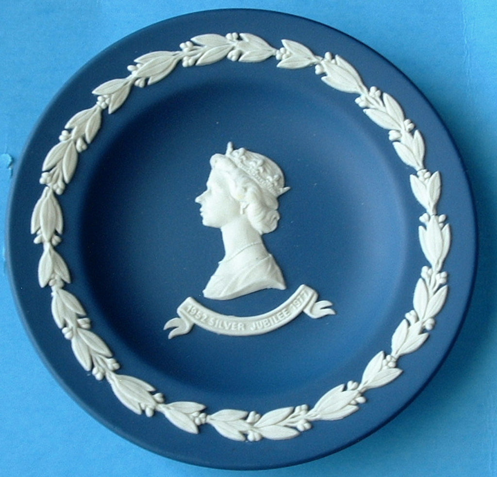 Vintage Queen Elizabeth 2 Silver Jubilee Blue Wedgwood Dish Ring Dish hotsell