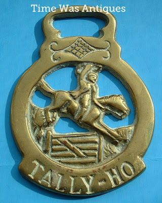 Horse Brass England Tally Ho Hunter 1920s Harness Brass Pub Brass https://timewasantiques.net/products/horse-brass-england-tally-ho-hunter-1920s-harness-brass-pub-brass