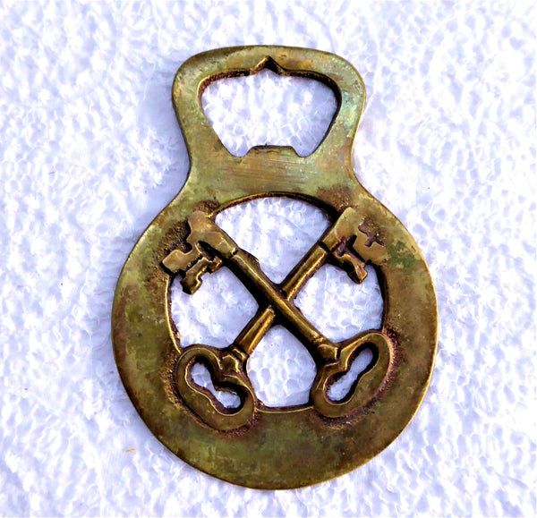 Edwardian Horse Brass Crossed Keys Peerless England 1900 Harness Ornament