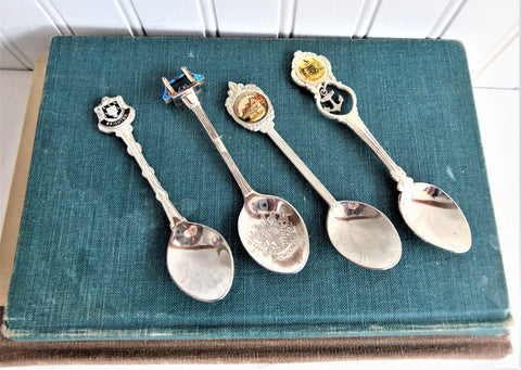 Set 4 English Souvenir Spoons London Cornwall Brighton Stratford 1960s Silver Plate