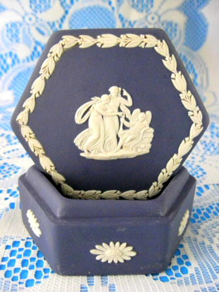 Wedgwood Jasperware Lidded Box 1973 Cupid Asleep Dark Blue Hexagon