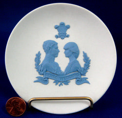 Royal Wedding 1981 Charles Diana Reverse Blue Jasperware Dish With Stand
