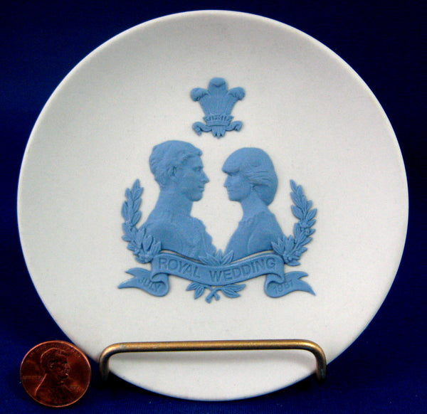 Royal Wedding 1981 Charles Diana Reverse Blue Jasperware Dish With Stand