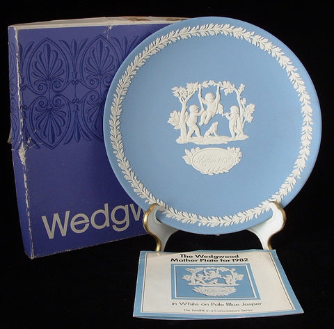 Mothers Day 1982 Wedgwood Jasper Plate Cherubs With Box Blue And White