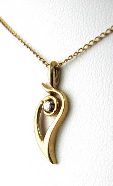Necklace 14kt Gold Diamond Tear Shape Pendant 14kt Gold Chain USA 1960s