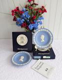 Queen Elizabeth II Silver Wedding Dish Pair 1972 Wedgwood Dark Blue Jasper Boxed