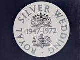Queen Elizabeth II Silver Wedding Dish Pair 1972 Wedgwood Dark Blue Jasper Boxed