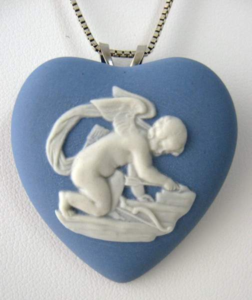 Wedgwood Blue Jasper Heart Pendant Necklace Cupid Convertible Pin 1974 Silver Chain