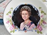 Pin Dish Queen Elizabeth II Silver Jubilee 1977 England Bone China Royal Sovenir