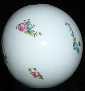 Carpet Ball Floral Swags Ceramic Decorative Accent (Image1)