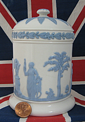 Wedgwood Queens Ware Box Cylinder Lidded Sacrifice Figures 1960s (Image1)