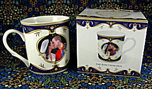 William Kate Wedding Kiss Mug English Boxed Bone China England (Image1)