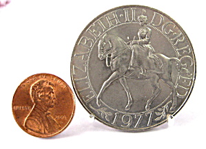 Commemorative Coin Queen Elizabeth II Jubilee 1977 Mint In Sleeve (Image1)