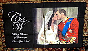 William Kate Wedding Balcony Kiss Tea Towel Royal Kiss (Image1)