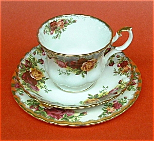 Royal Albert Old Country Roses Teaset for 6 (Image5)