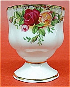 Royal Albert Old Country Roses Egg Cup (Image1)