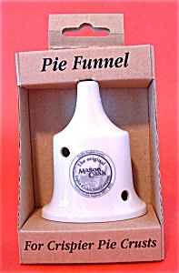 Pie Vent English White Stoneware Mason NIB (Image1)