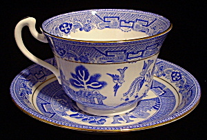 Royal Grafton Cup And Saucer Blue Willow Gold Trim (Image1)
