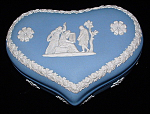Wedgwood Jasper Heart Shape Lidded Box Group With Cage (Image1)