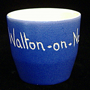 Egg Cup Devon Ware Blue And White Walton-On-Naze (Image1)
