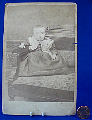 Cabinet Card Photo Scared Baby Eastlake Victorian Chair (Image1)