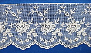 Antique Lace Trim Embroidered Flowers On Net 45 Inches (Image1)