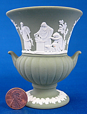 Wedgwood Green Jasperware Classical Vase Urn England (Image1)