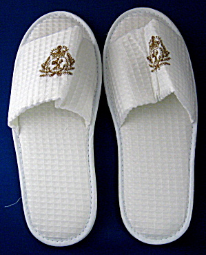 Cunard QM2 Spa Slippers New Cunard Logo Gold Embroidery (Image1)