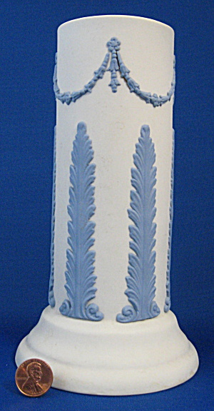 Ecanada Jasperware Tall Vase Blue On White Swags Palms (Image1)