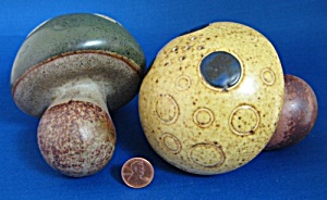 Retro Pottery Mushrooms Salt and Pepper Large Green Yellow (Image1)