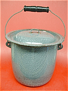 Ash Bucket & Lid Graniteware (Image1)