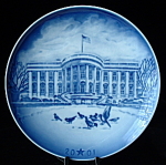 Click here to enlarge image and see more about item 5416a: Plate Bing and Grondahl 2001 American Christmas Plate