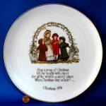 Holly Hobbie Christmas Plate 1974 Porcelain Large 10.5